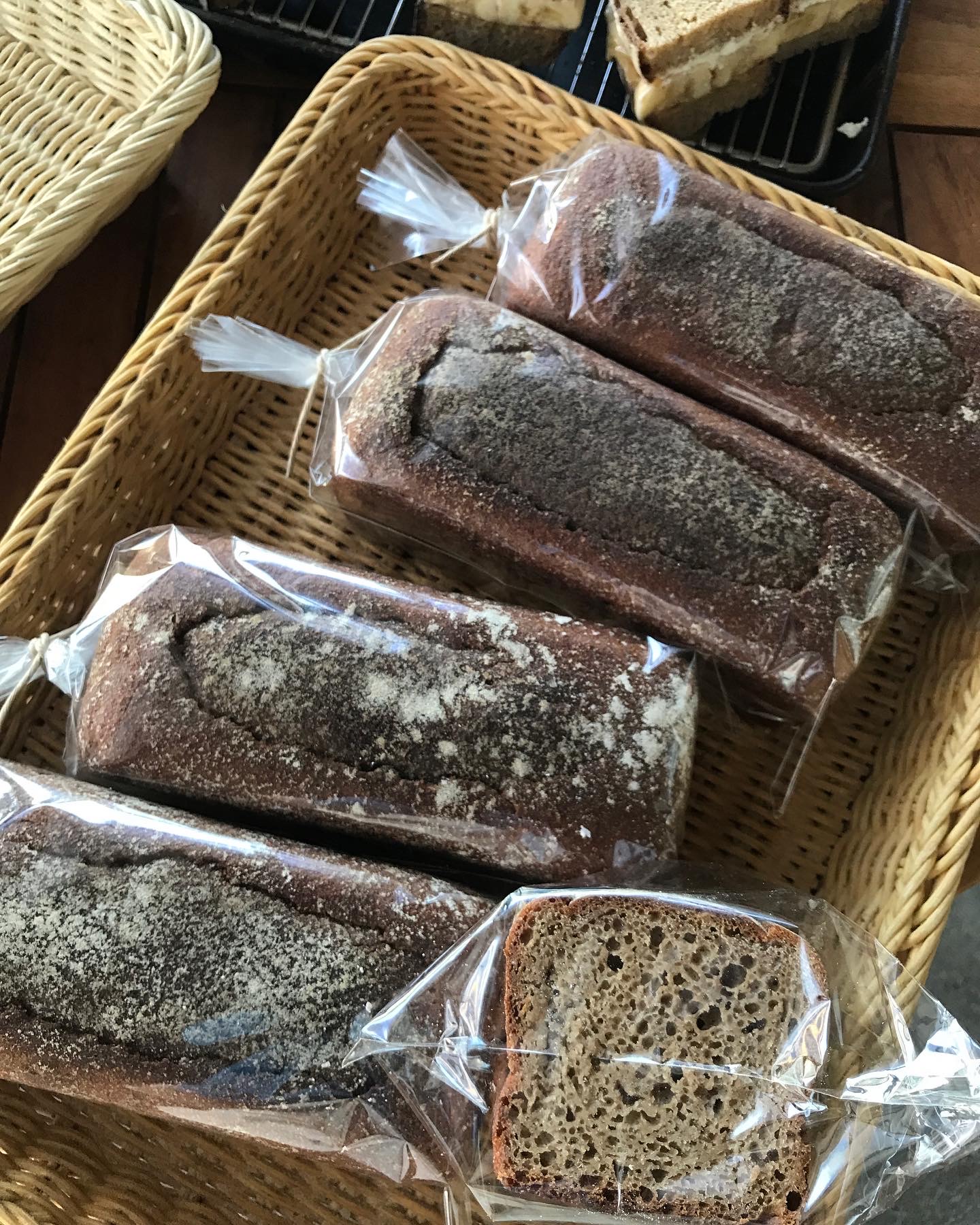 群馬県上原ファームさんの自然栽培ライ麦と北海道庄司さんのライ麦ミックスのseigle100。